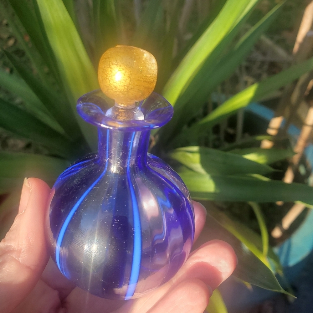 VINTAGE MURANO Glass Perfume Bottle 2 Piece Gold Top, Cobalt Blue Ribbon Strands - Picture 13 of 13